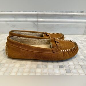 Minnetonka Tan Leather Moccasin Shoes Slippers